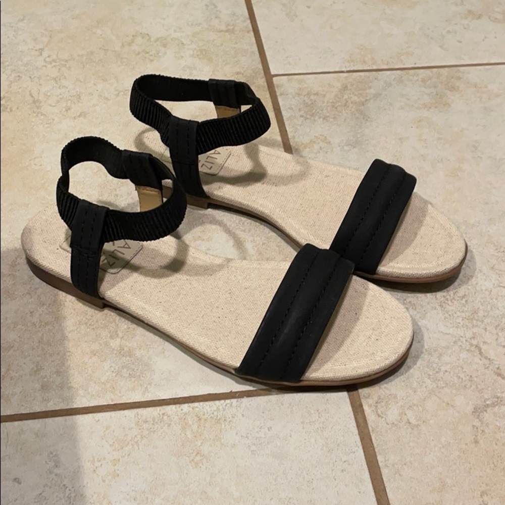 Sandals - Picture 2 of 3
